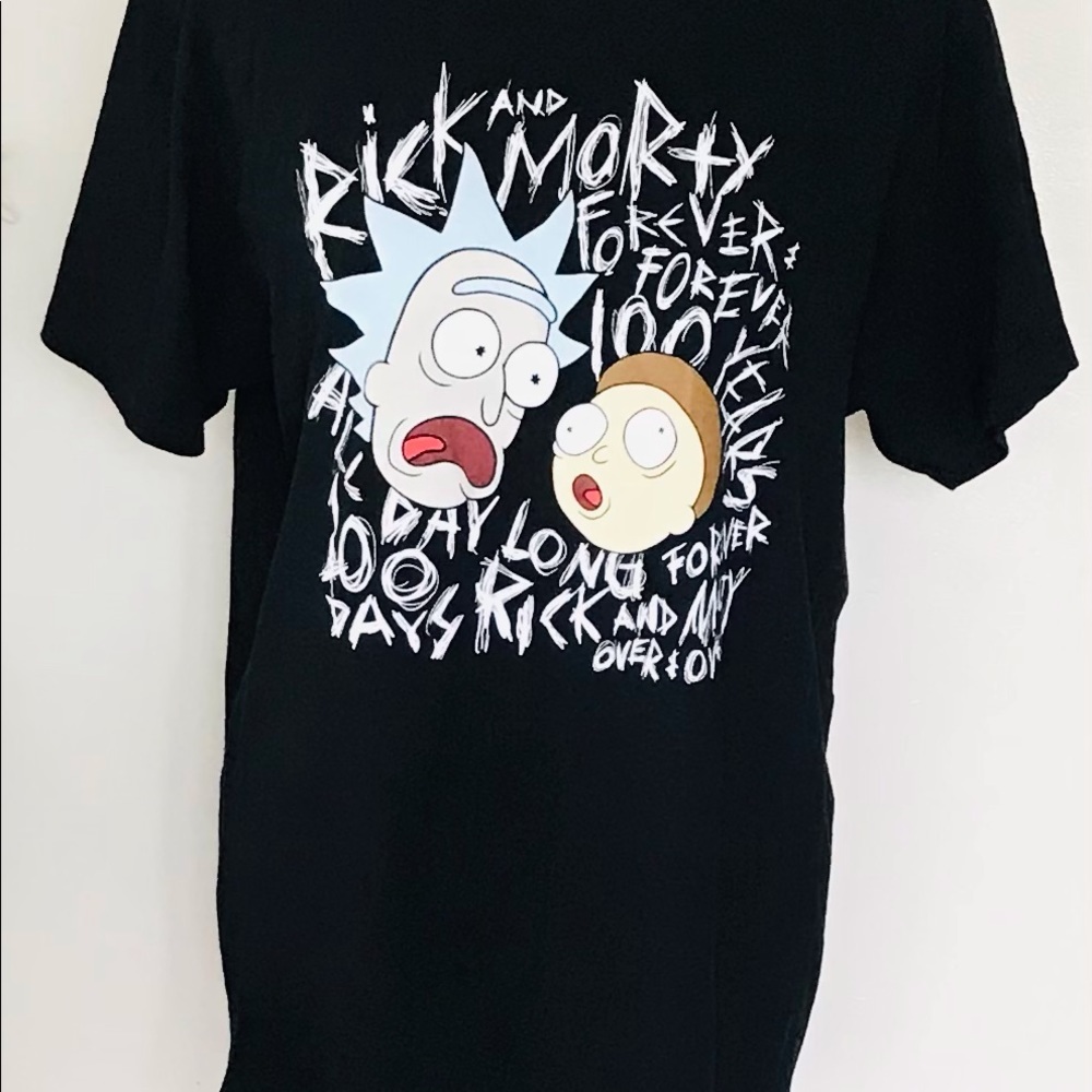 Rick and morty women tee shirt in size : L